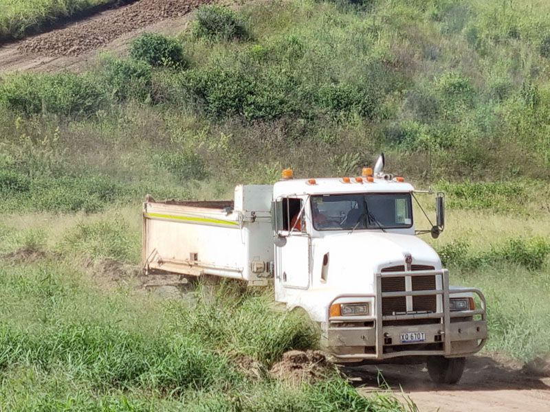 12T Kenworth tipper working a rural site